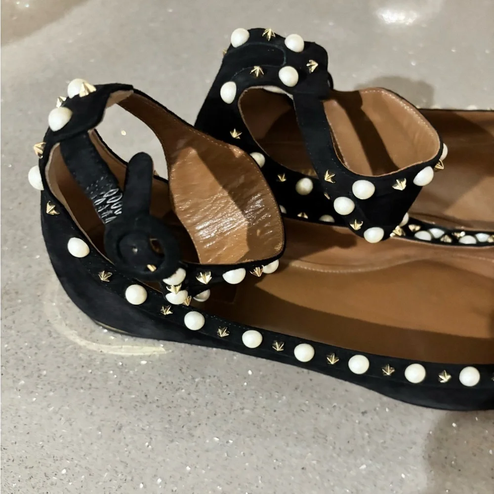 🍎🍎SOLD🍎🍎Aquazzura Faux Pearl Accents Suede Flats
Women's Size: 8.5 | IT 39.5 - Picture 5 of 6